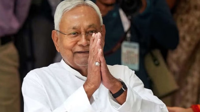 बिहार चुनाव से पहले नीतीश कुमार का बड़ा दांव — राज्य कलाकारों को ₹6,000 मासिक पेंशन की घोषणा