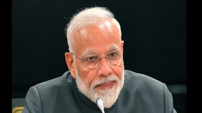 नरेंद्र मोदी का 75वां जन्मदिन मनाते हुए प्रधानमंत्री