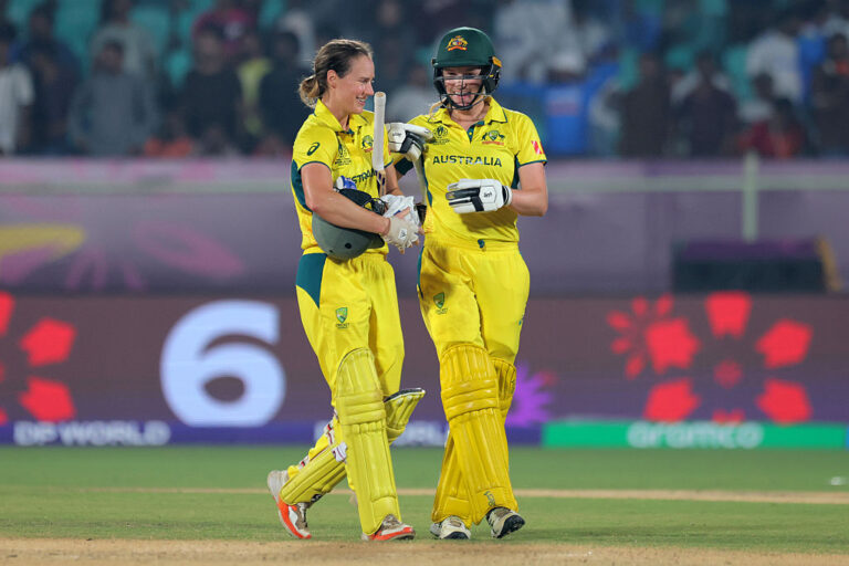 India vs Australia Women’s World Cup 2025 एलिसा हीली ने भारत के खिलाफ 142 रन की शतकीय पारी खेलते हुए ऑस्ट्रेलिया महिला टीम को रोमांचक जीत दिलाई — ICC Women’s World Cup 2025, विशाखापट्टनम।”
